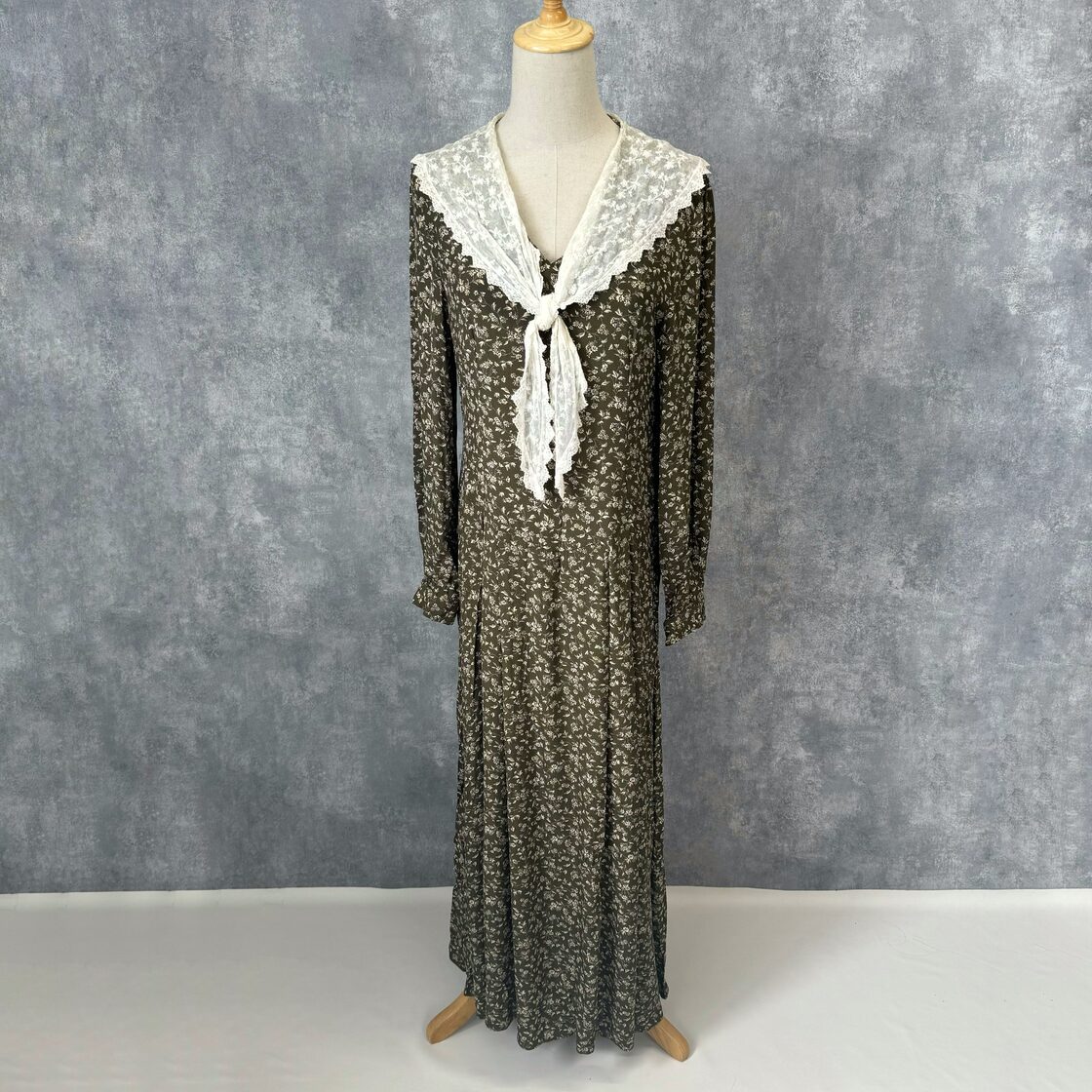 80年代laura ashley ローラアシュレイ 小花柄ワンピース レース襟 | Pay ID