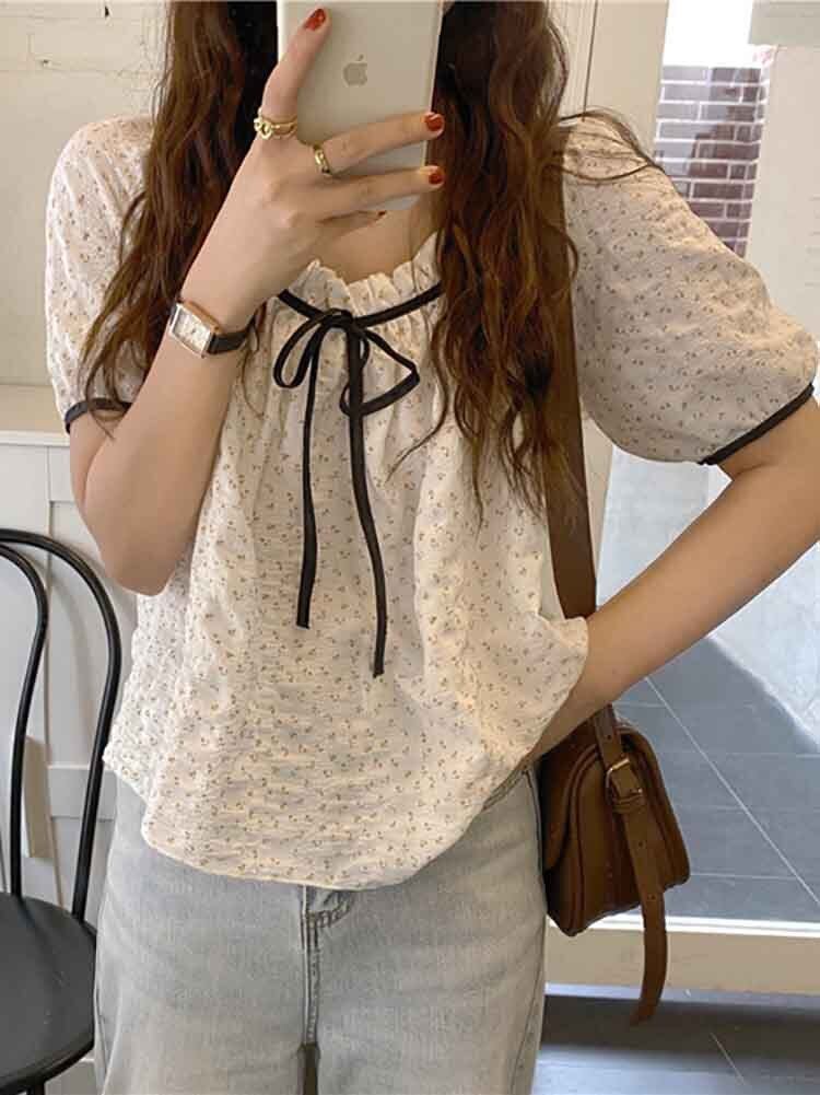 スクエアネック小花柄ギャザーブラウス カジュアル かわいい 半袖 配色 大きいサイズ 韓国 Ch4346 可愛い大きいサイズ韓国レディースファッション通販 Chulachula チュラチュラ