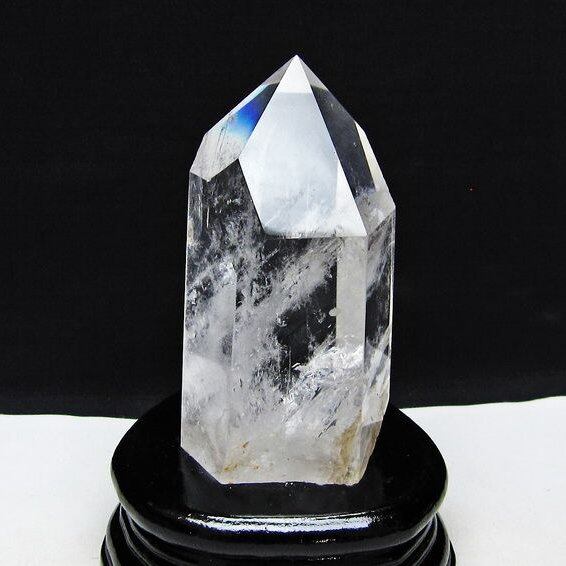水晶 六角柱 水晶 ポイント 原石 置物 台座付属 一点物 152-4625