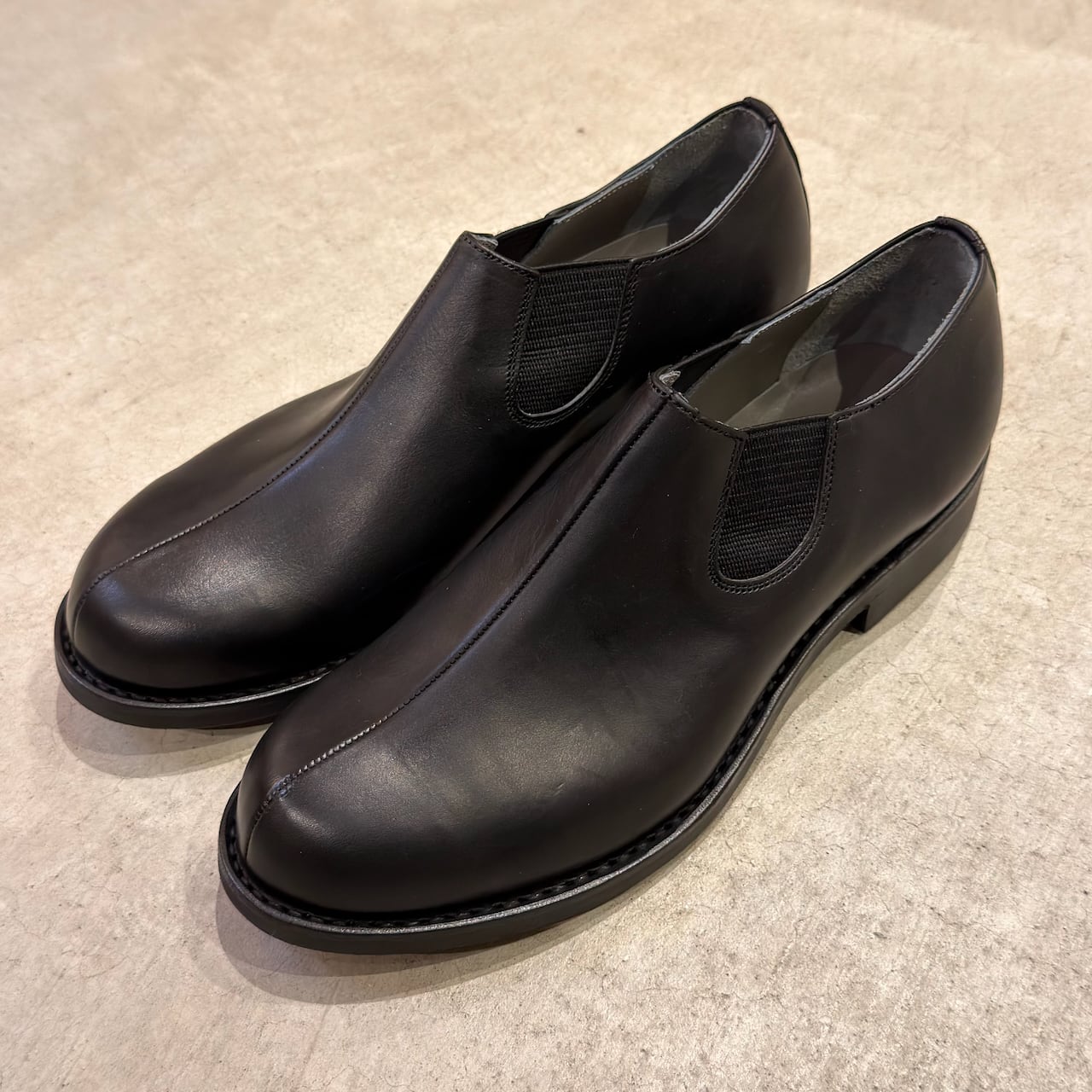LADY WHITE × PHIGVEL SPLIT SEAM SHOE | HUMAN and THINGS