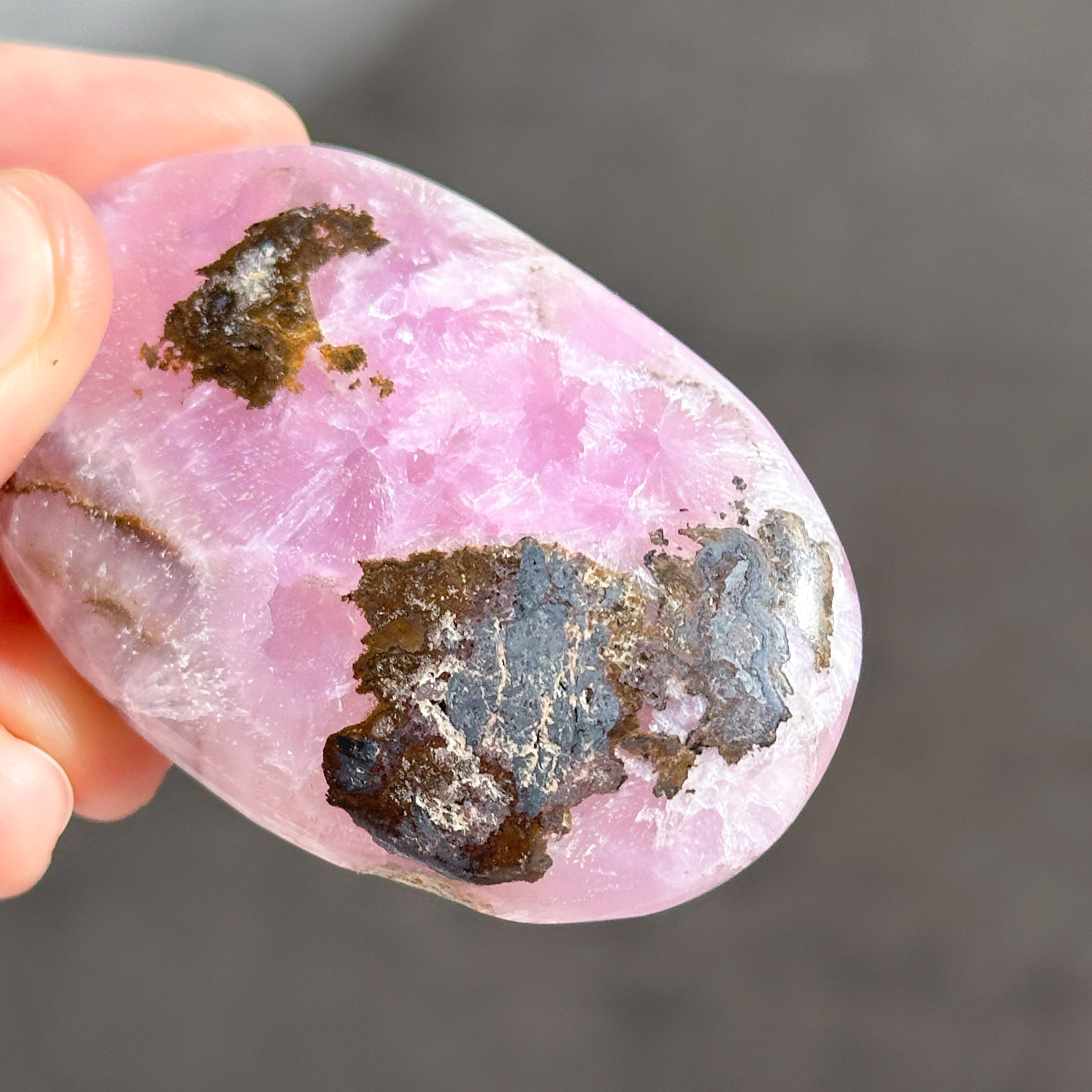 ピンクアラゴナイト パームストーン 93◇ Pink Aragonite Palm Stone