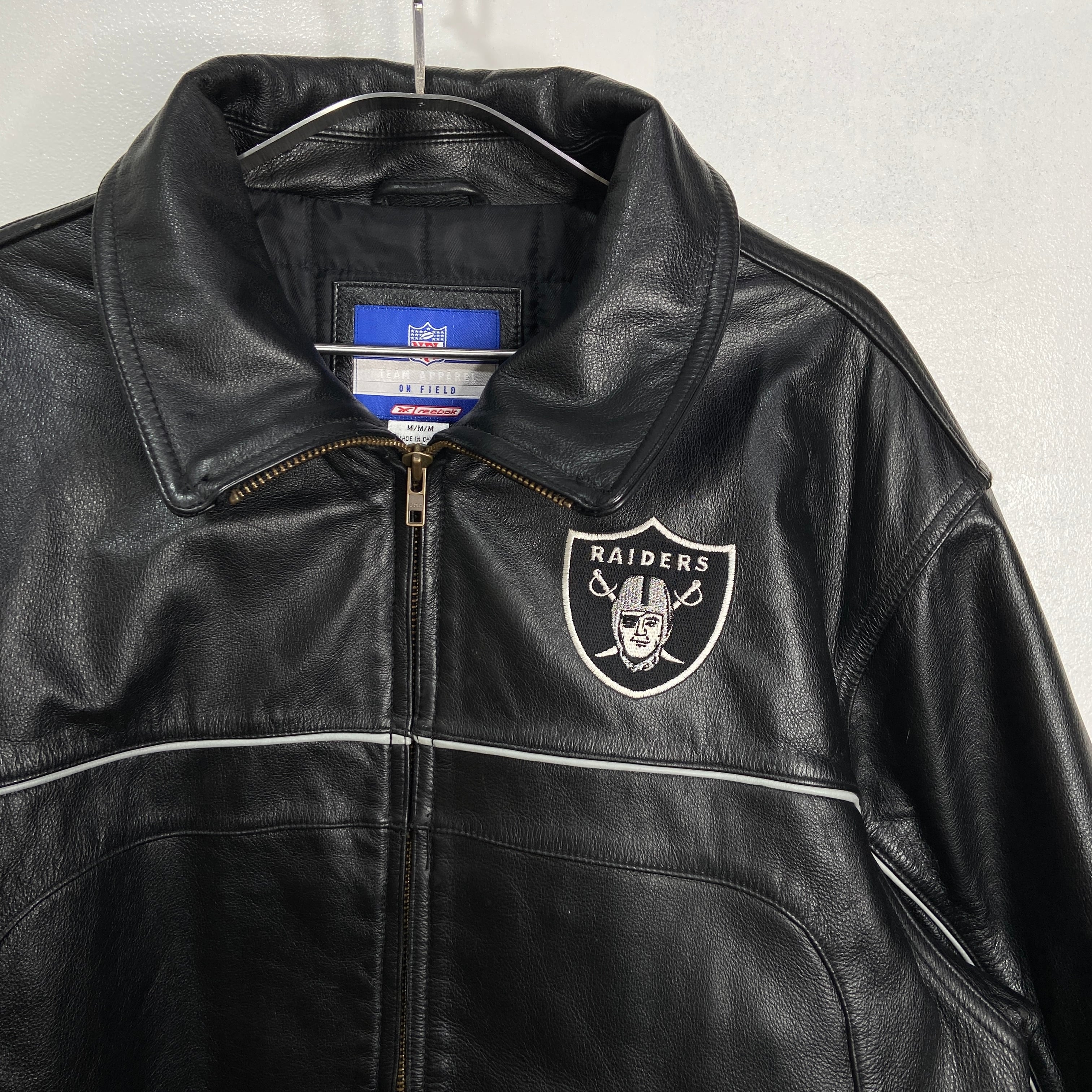 送料無料』RAIDERS レイダース レザージャケット NFL M 黒 リーボック 