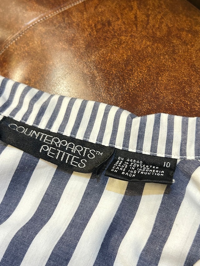 navy × white stripe open collor blouse