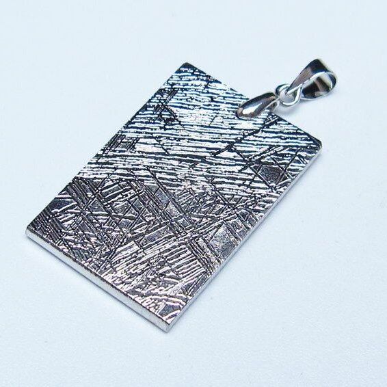 ギベオン ペンダント 隕石 メテオライト 一点物 おまかせ便 112-13472