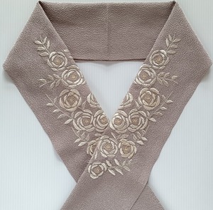 刺繍半襟 アンティーク復刻　巻き薔薇刺繍 グレージュ 限定1枚