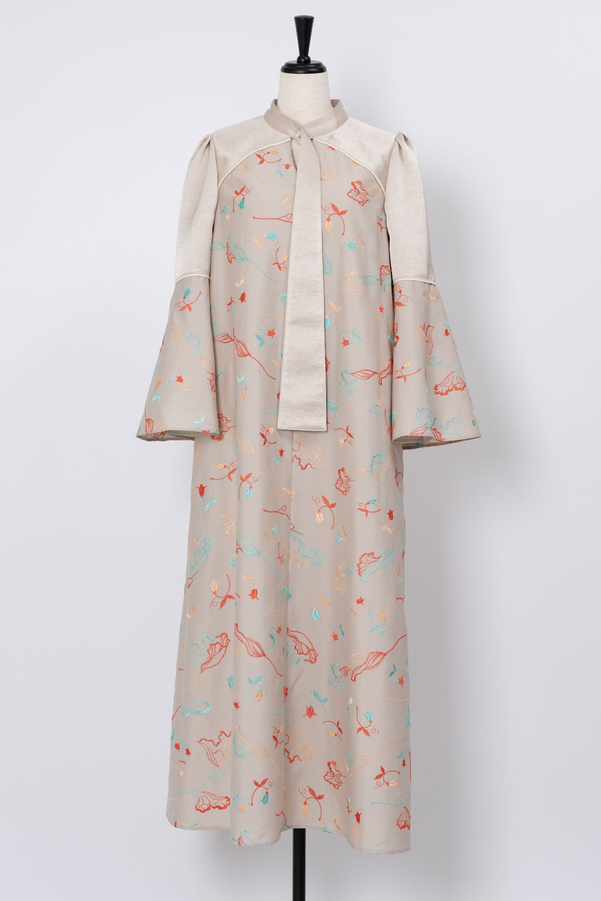 Flower Mirror Embroidery Mix Dress BEIGE