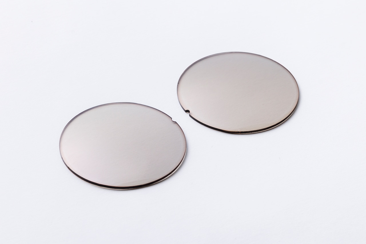 【SUMMER COLLECTION 2025】カラー調光レンズ: 淡香(うすこう)