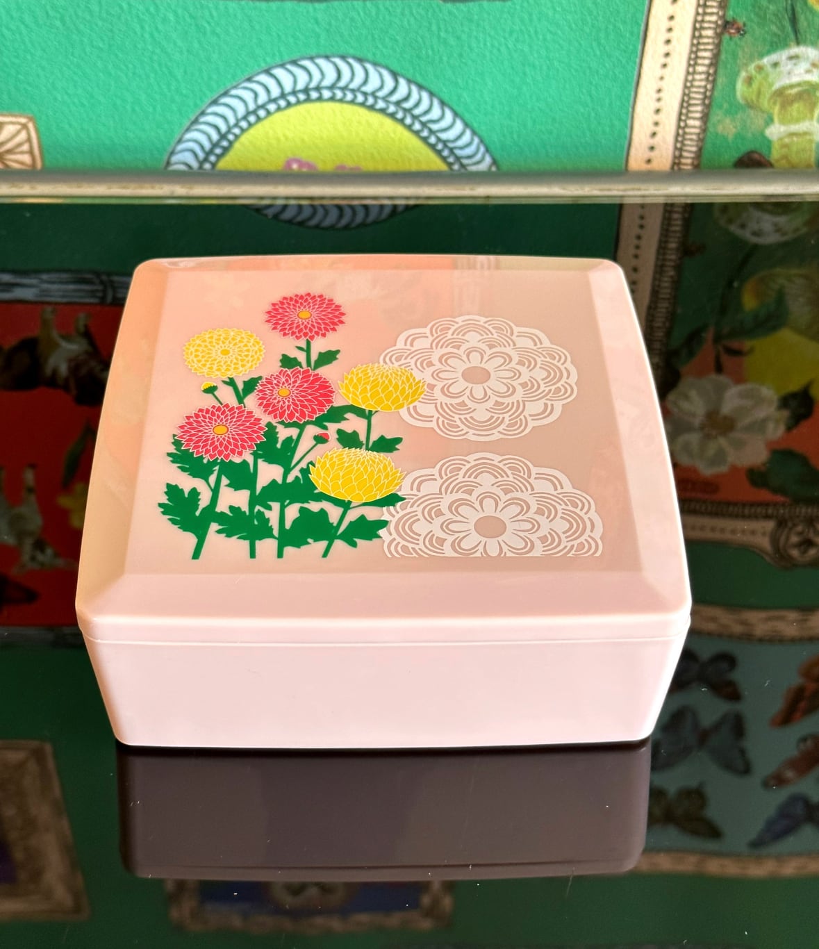 希少 花柄 小物入れ 昭和レトロ 当時物　　インテリア レトロポップ 昭和レトロ 3段小物入れ 花柄重箱 入れ子 キャンプ お道具箱 レトロ