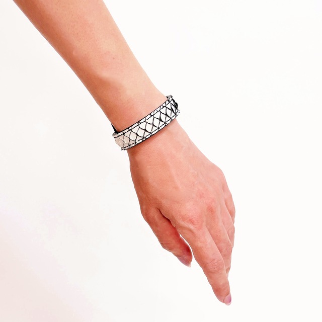 パイソンバングル　ホワイト×ブラック