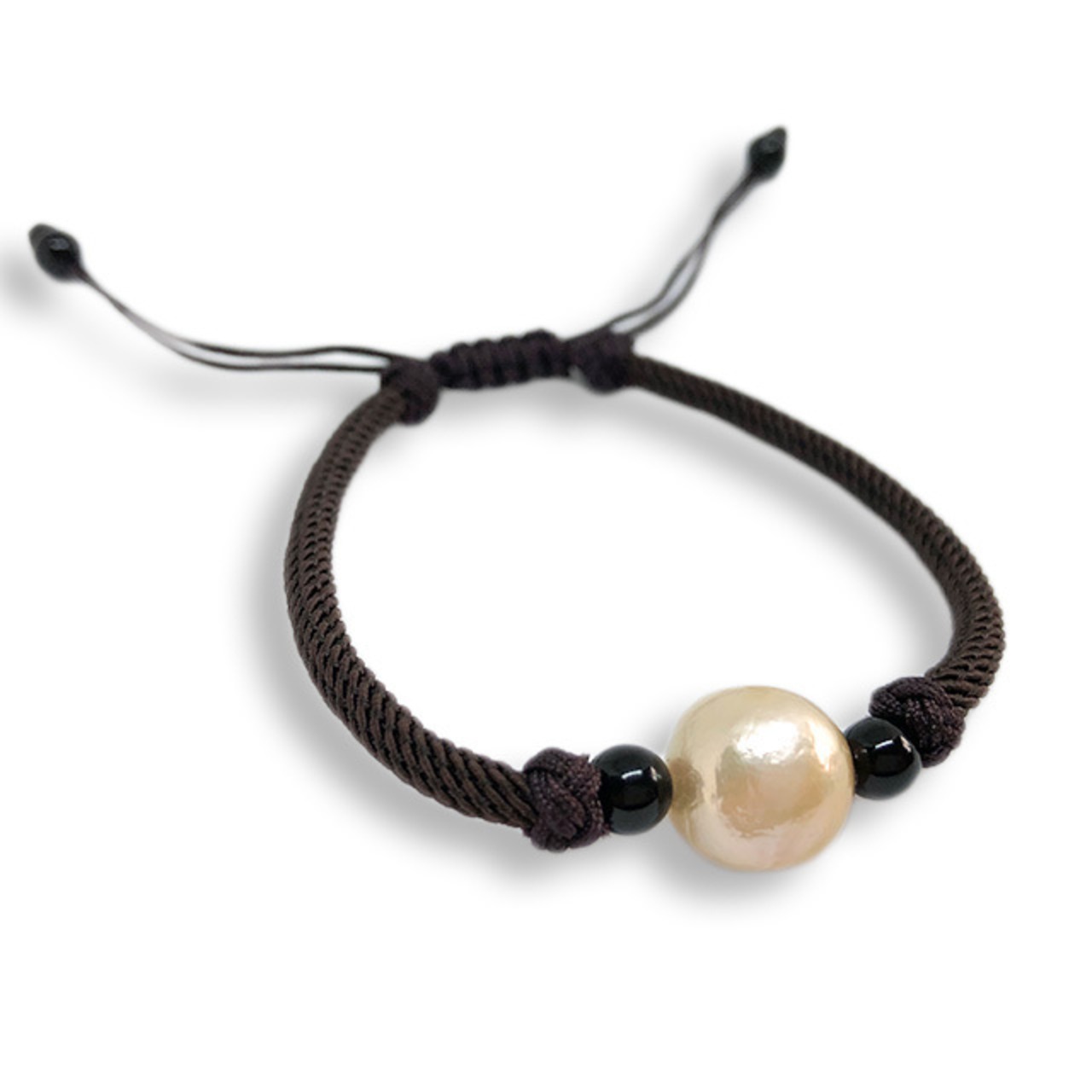 薄ピンクの淡水で柔らかい印象を！一粒淡水パール シルク紐 ブレスレット(MNBP10ZBROWN)