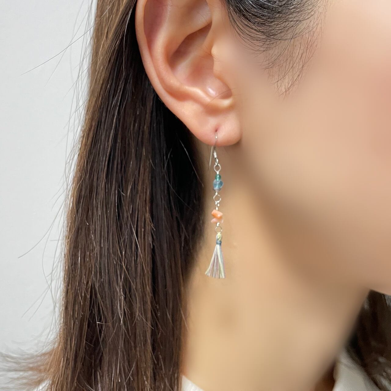ピンク珊瑚/手織り絹糸/タッセルピアス | ChocoRal Jewelry