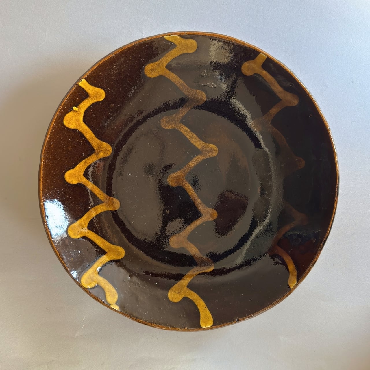 TORU 齊藤十郎　スリップウェア　象嵌　豆皿 齊藤十郎】スリップウェア 8寸皿 B | kiguu