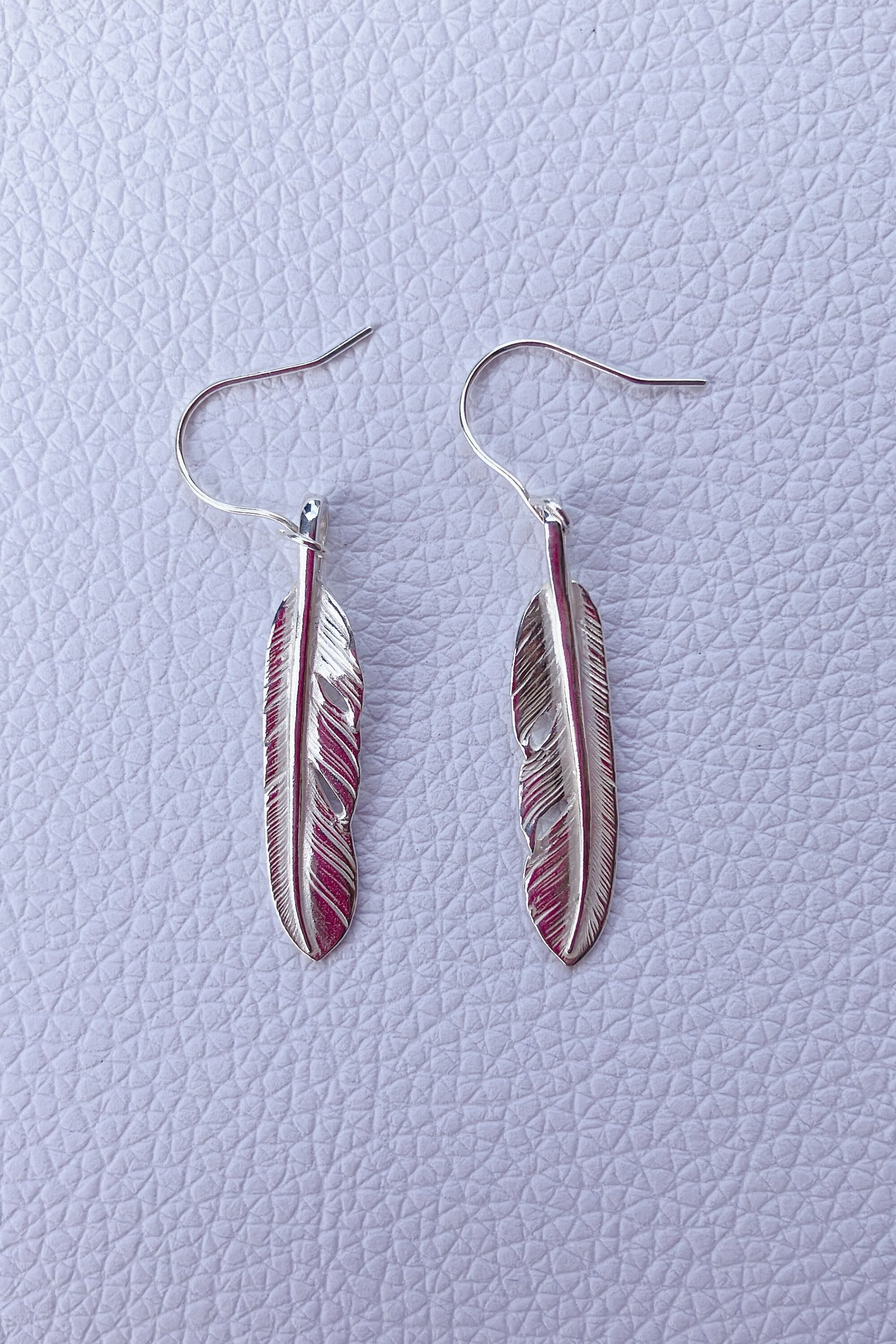 小フェザーピアス