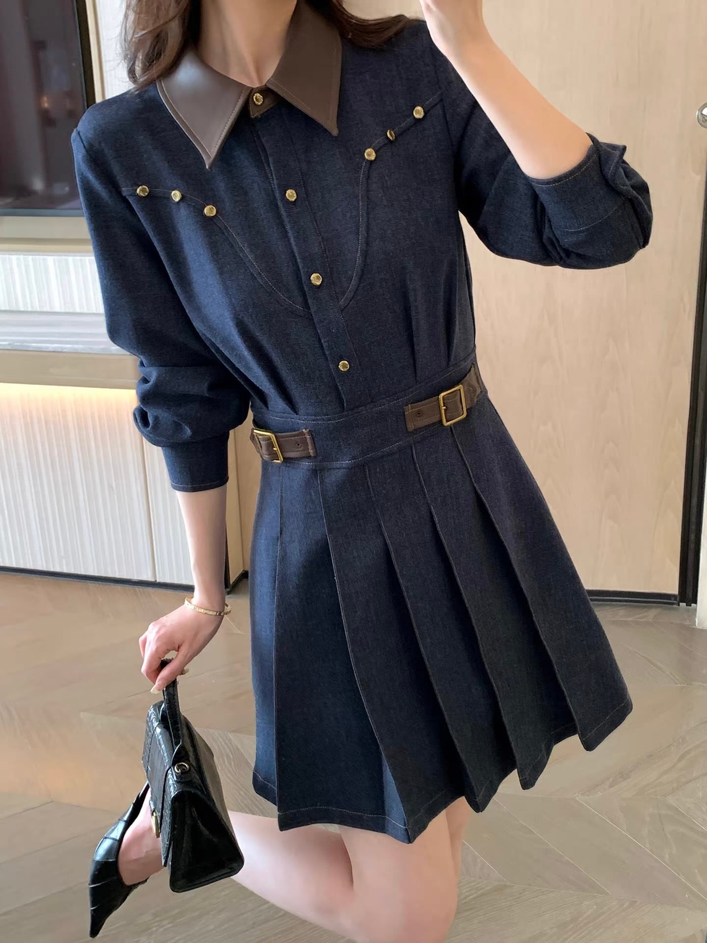 contrast collar denim pleated mini dress.3264