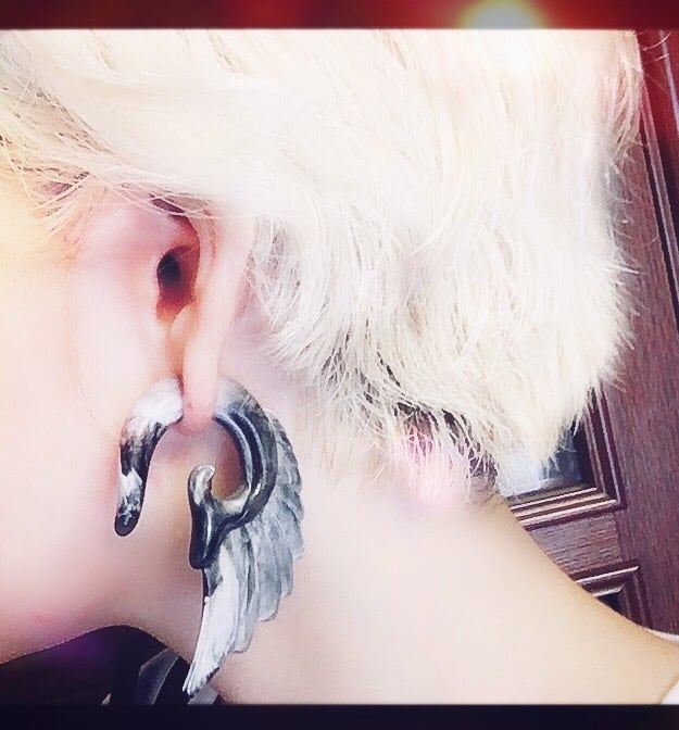 0G 8mm 1pc マーブル 大理石 ウィング 羽根 ピアス アクリル フック ハンガーピアス