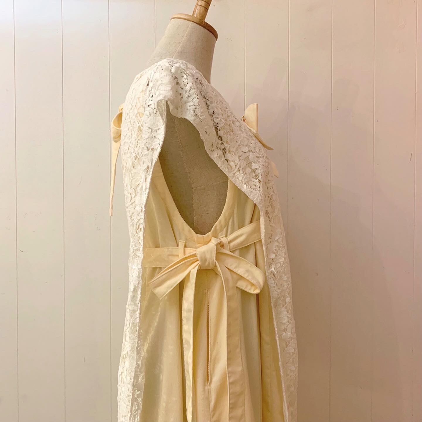 original : landmark jumper skirt / cream × white