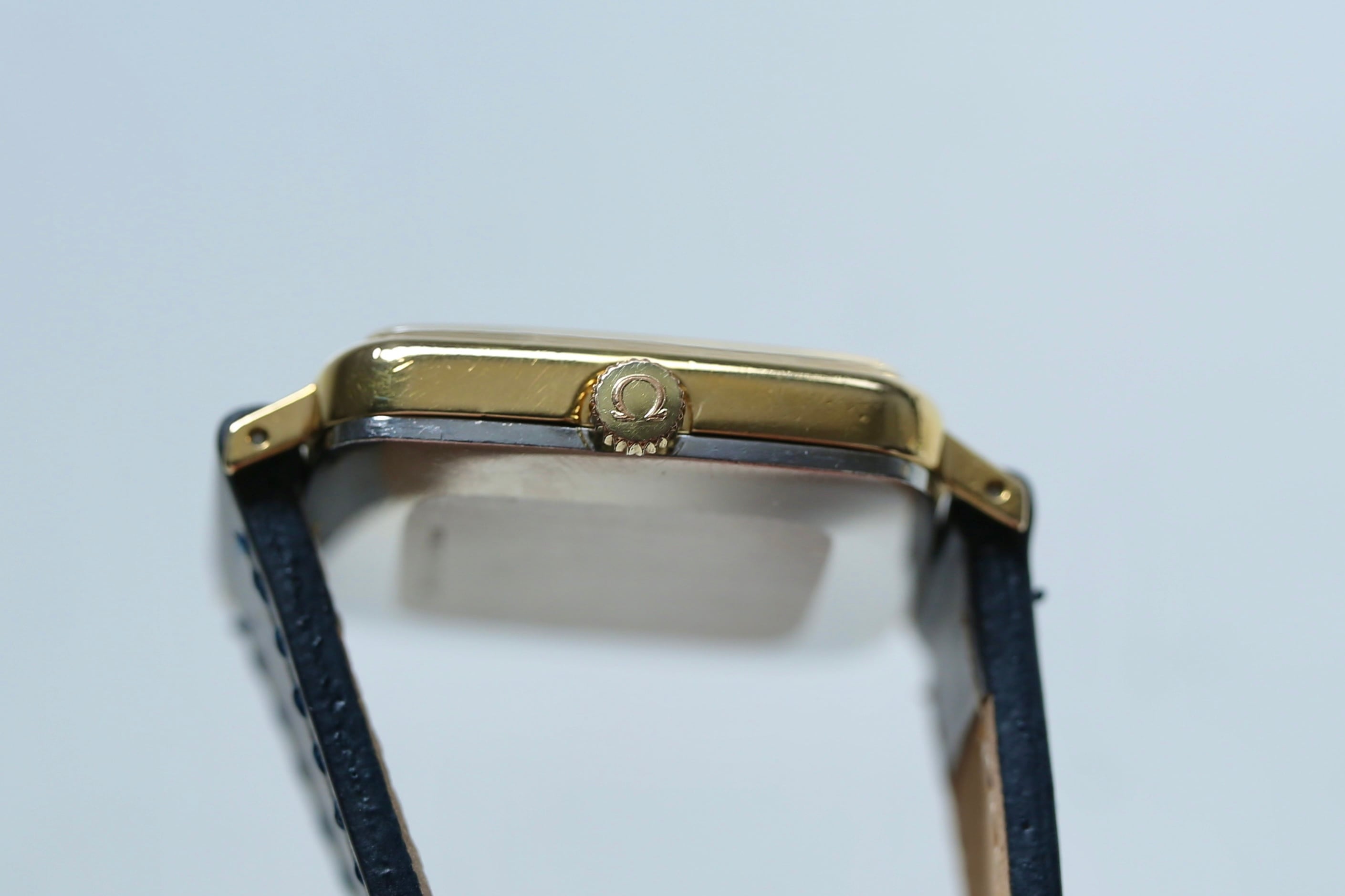 OMEGA 】1974年製 オメガ ジュネーブ スクエア型 ゴールド OMEGA 】1974年製 オメガ ジュネーブ スクエア型 ゴールド