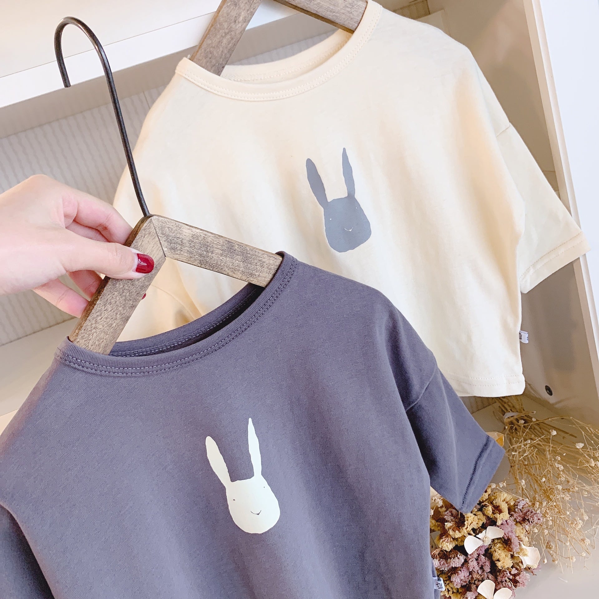 KID】ウサギ柄長袖Tシャツ 全2色 | 韓国子供服通販 - Baker