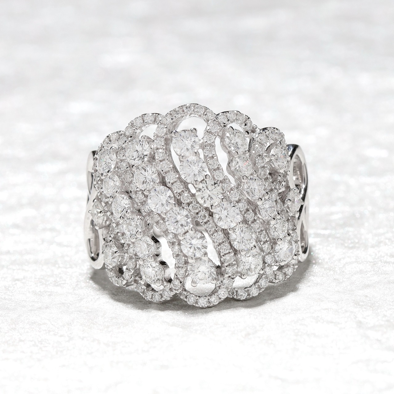 ダイヤモンド デザインリング K18(WG) / 1.700ct