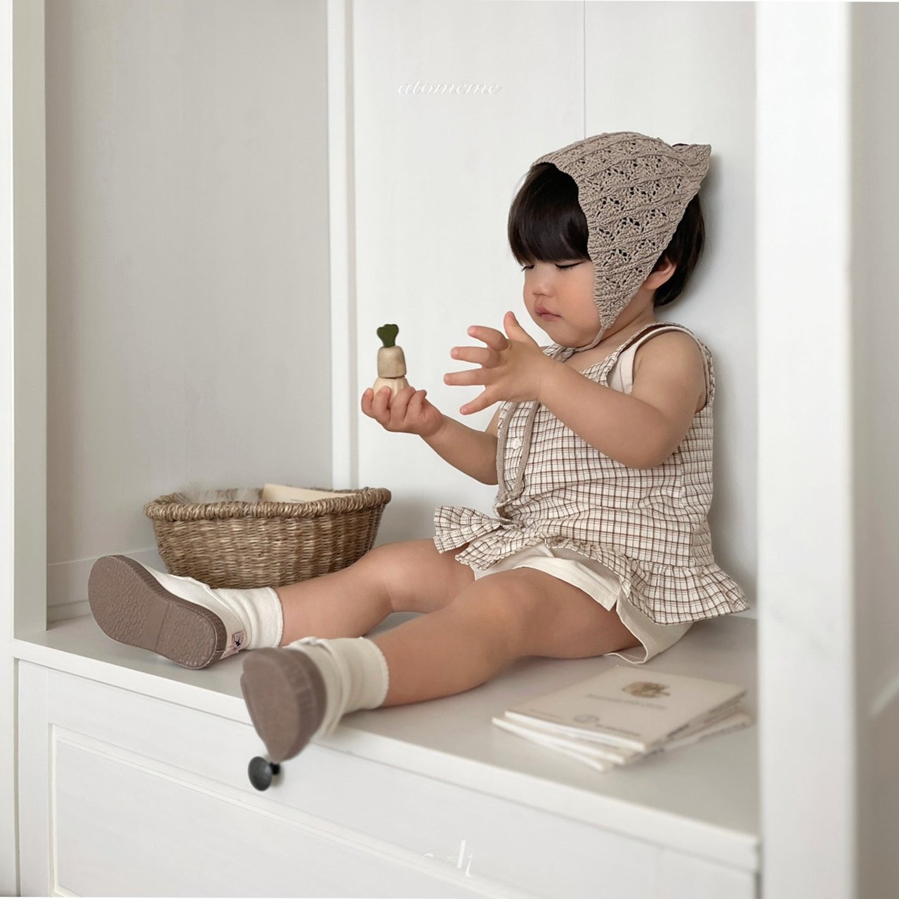 [atomeme] Linen Crochet Hood / [아토메메] 린넨크로셰두건