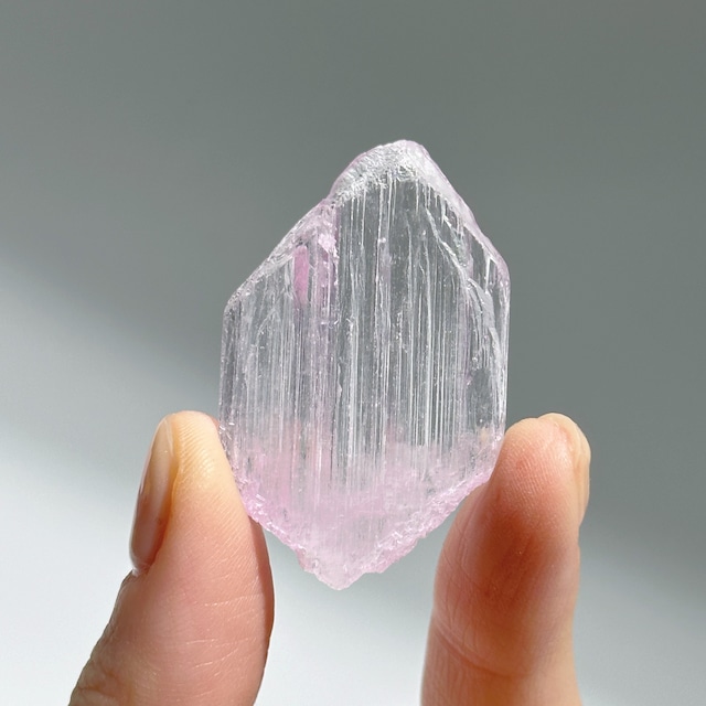 【ハイクォリティ】クンツァイト 原石42◇ Kunzite ◇天然石・鉱物・パワーストーン