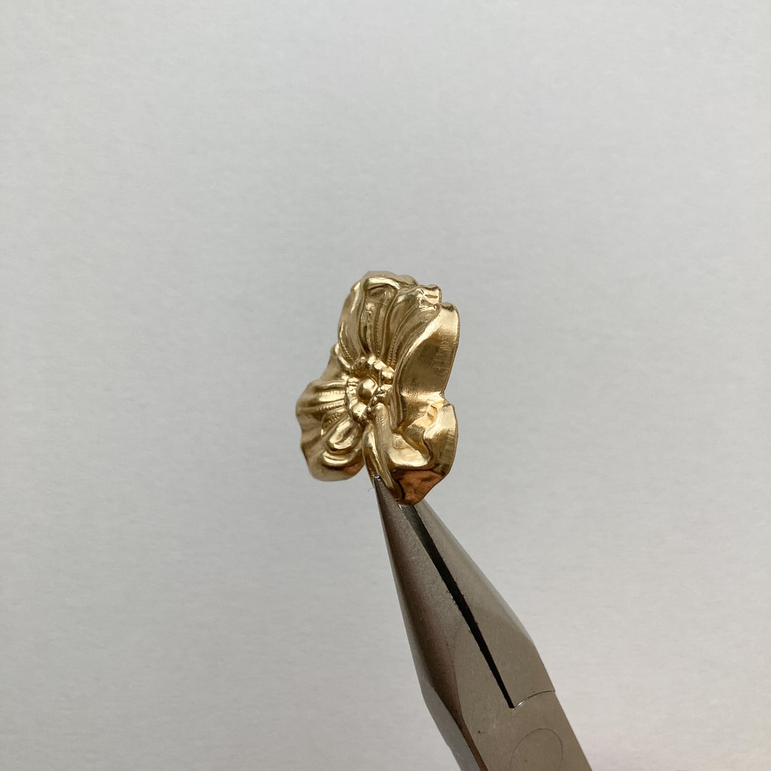 最終入荷〉USA真鍮 いびつなお花のプレートパーツ | Dua-アクセサリー
