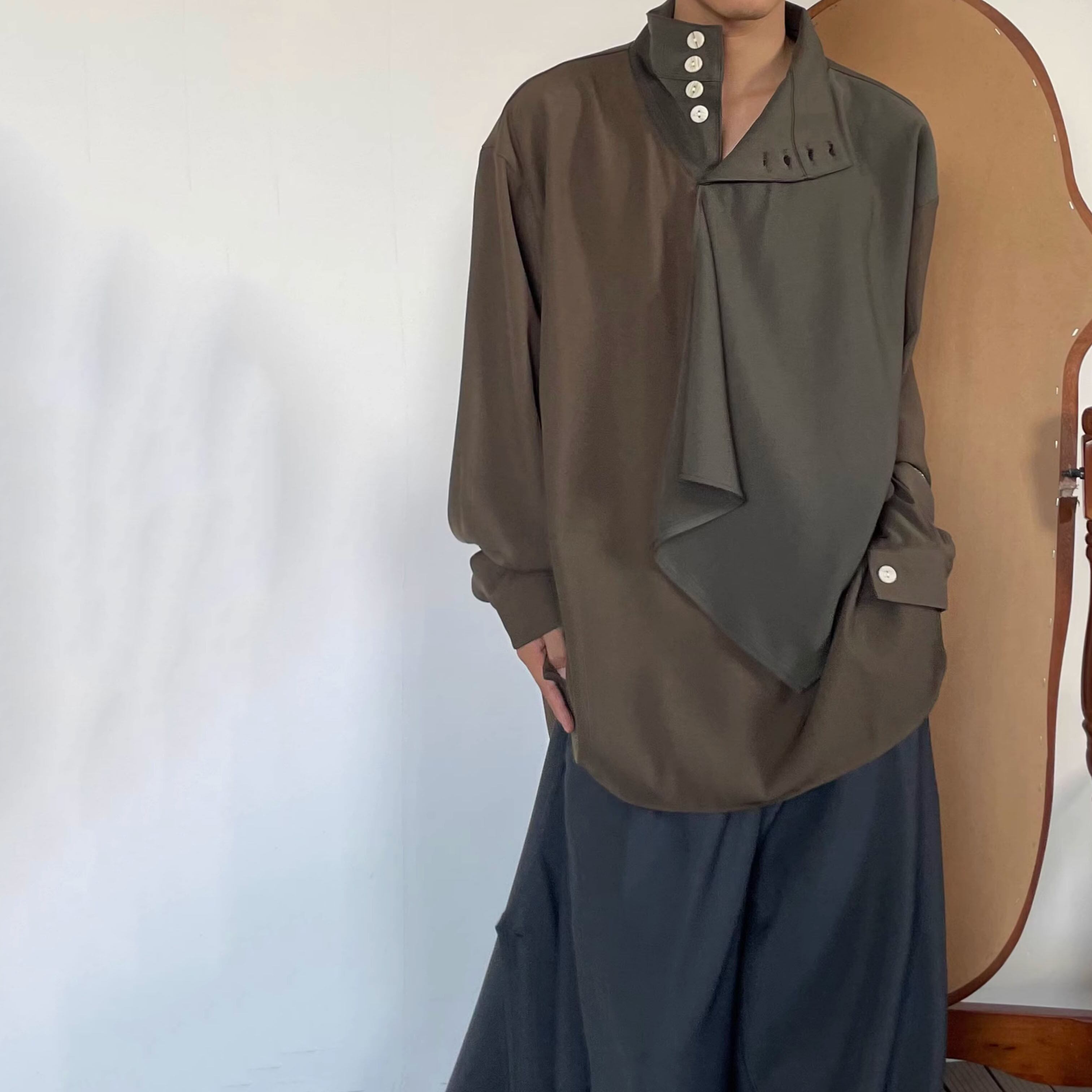 マジェスタスタンドネックシャツ GB0225/SH12 : Deformed Stand Collar Shirt / デフォームスタンド