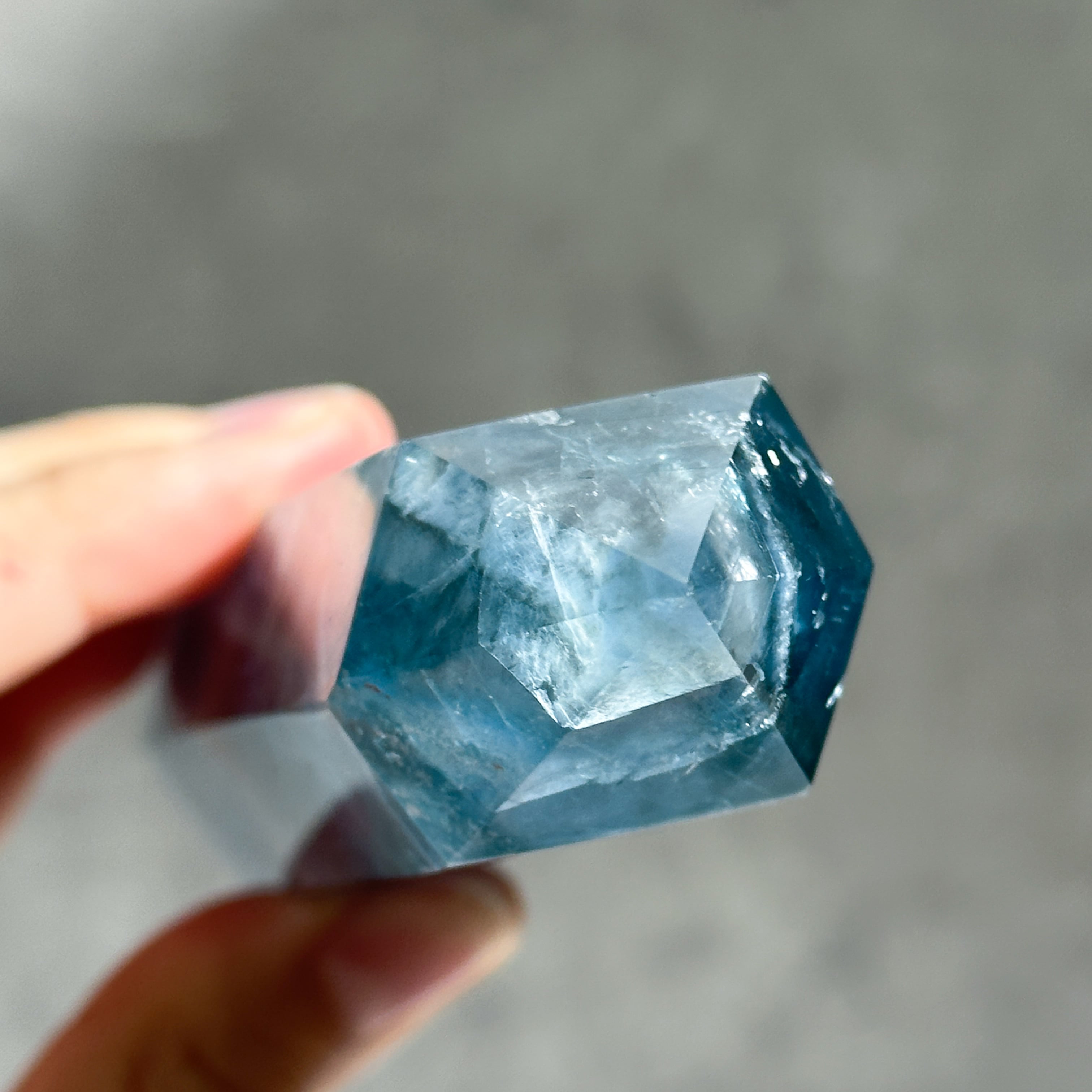 ブルーフローライト タワー型22 ◇ Fluorite ◇天然石・パワーストーン
