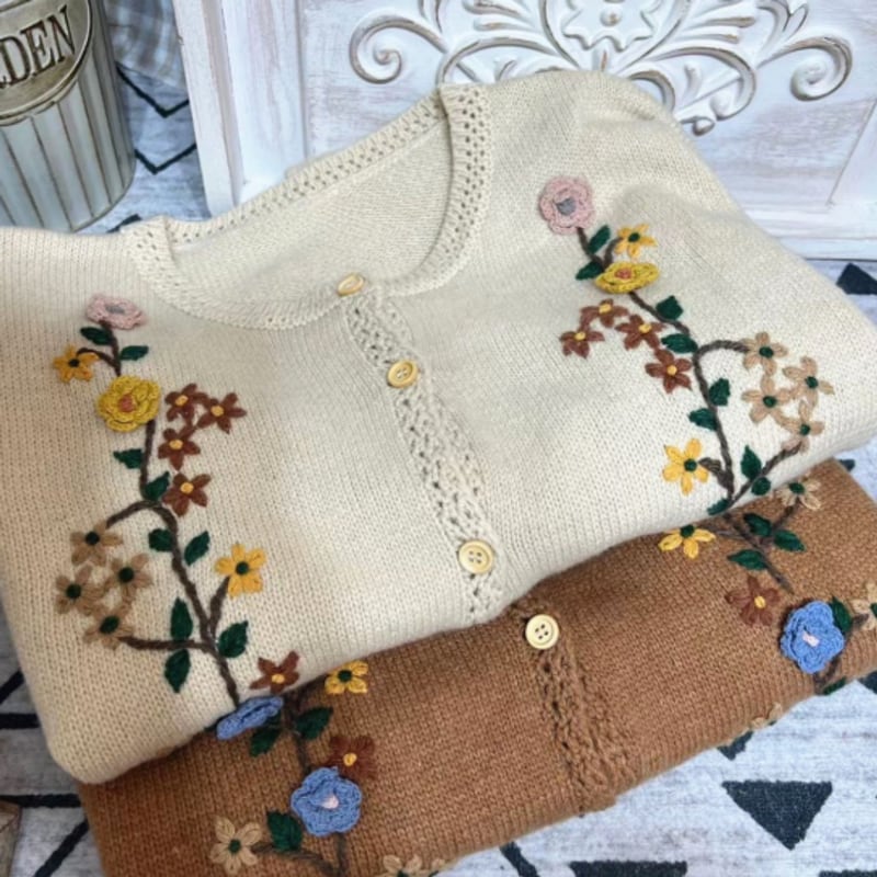 ESCADA ふんわり涼しいフレアスリーブお花刺繍コットンガーゼシャツ ESCADA ふんわり涼しいフレアスリーブお花刺繍コットンガーゼシャツ