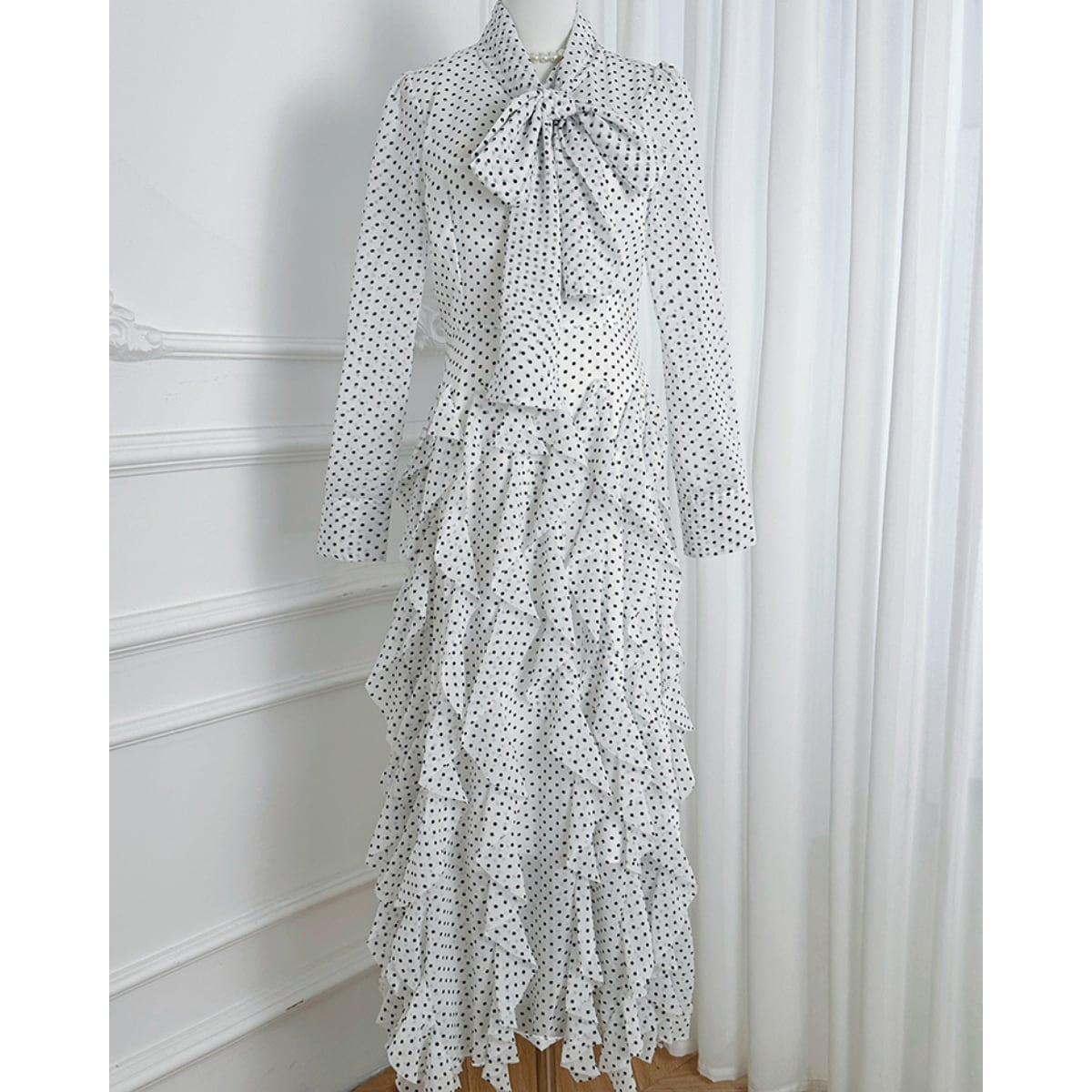 モノトーンドットフリルワンピース L1691