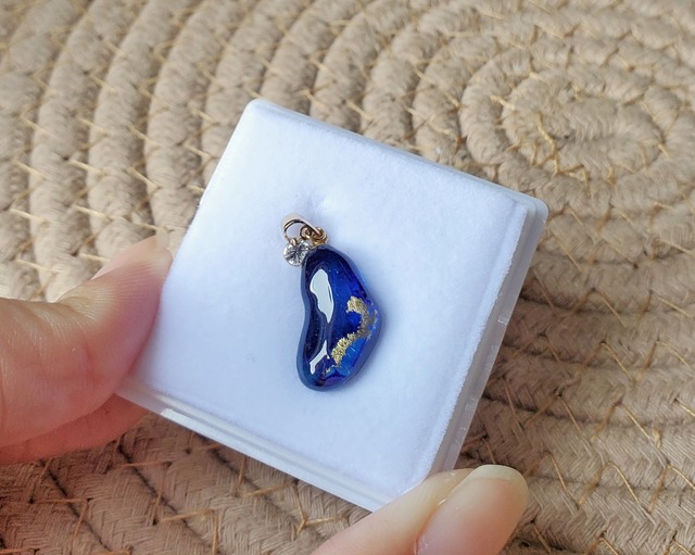 Necklace top / deep blue