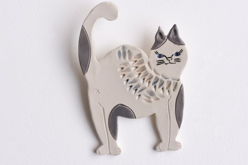 「ハチワレ猫の壁掛け_50」POTTERY STUDIO K 作