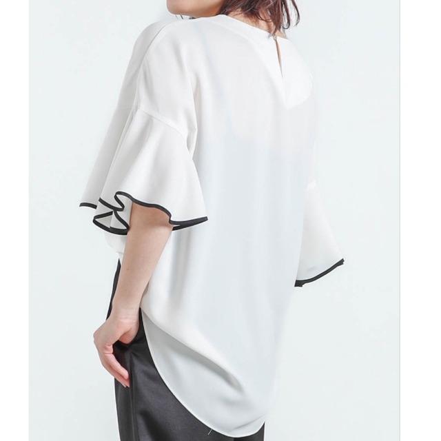50%off❤️ SALE！trois トロワ　ストレッチジョーゼットフレアスリーブブラウス