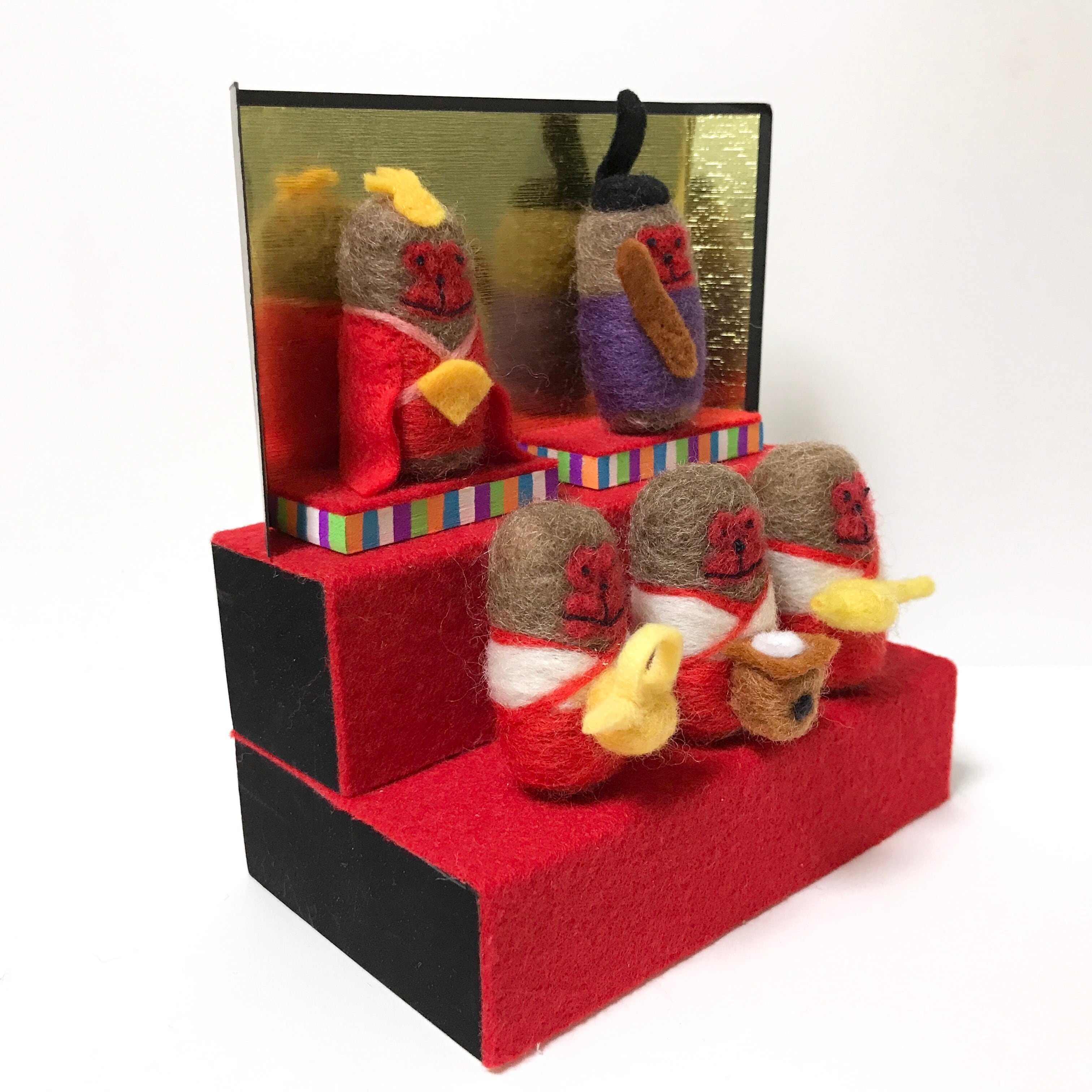 羊毛フェルトのひな人形おサル2段セット(お内裏、お雛、三人官女