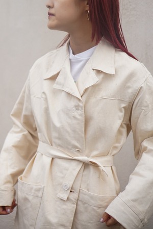 ひとけのない午前のリネンコート / monoya