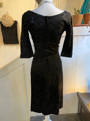 50’s 60’s flower design black dress satin waist