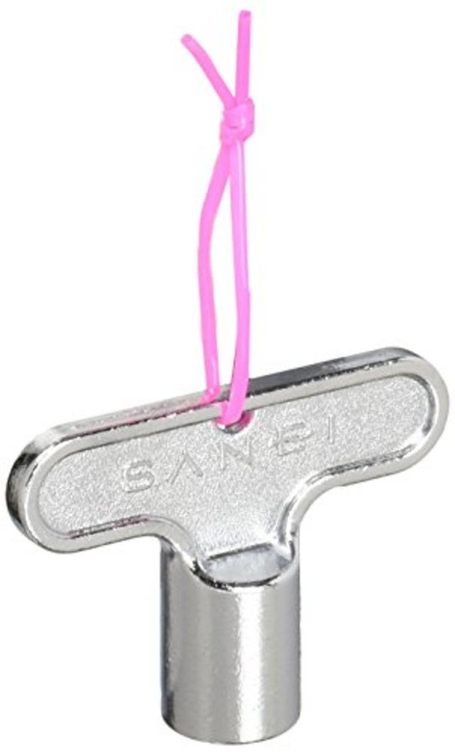 SANEI(サンエイ) 共用水栓用カギ 盗水防止 対辺7~8ｍｍ用 呼び13・20兼用 R32 シルバー