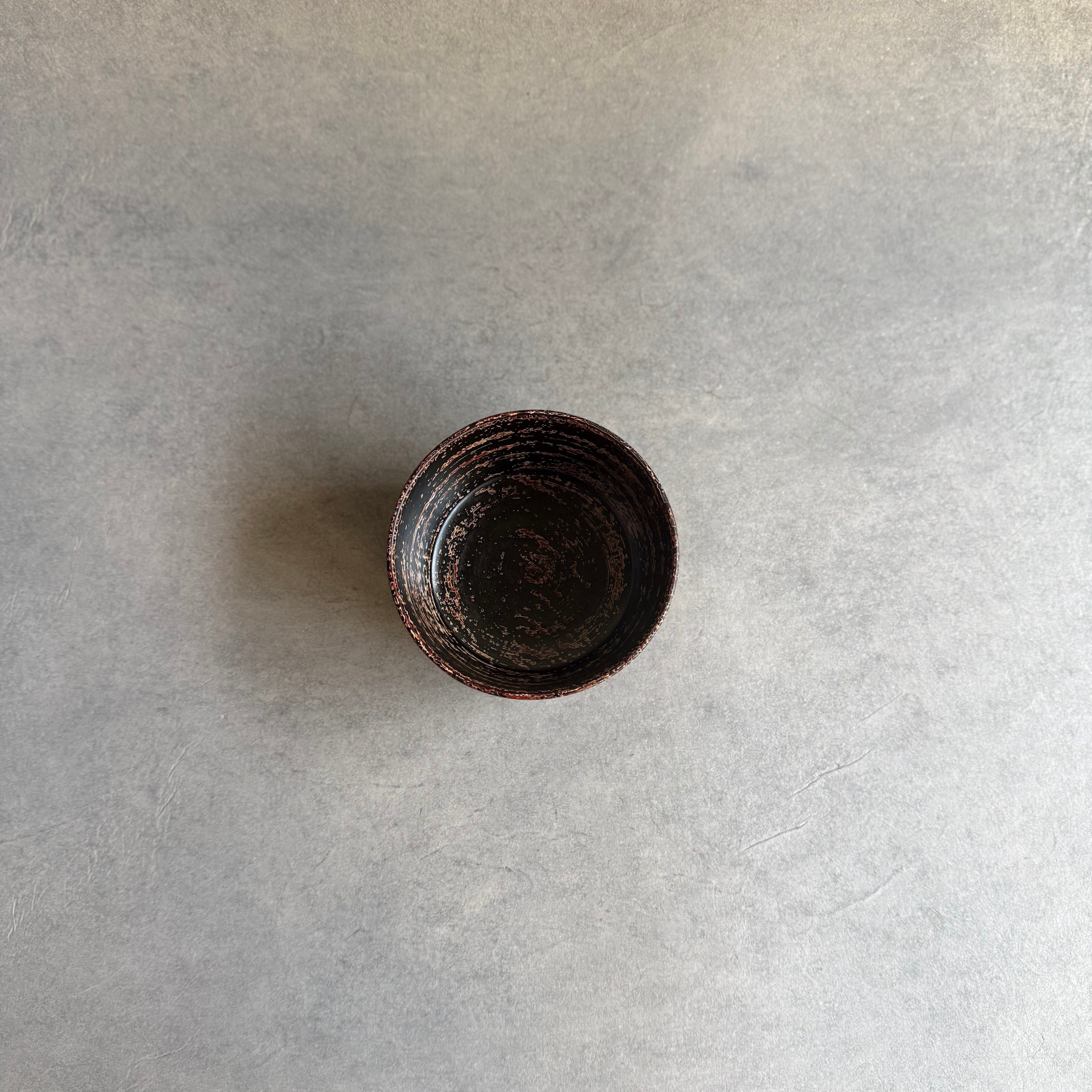 極小傷あり！時代紅溜塗に極上研ぎ出し波濤蒔絵の映えるお椀2点（検加賀蒔絵雑煮椀 加賀蒔絵漆椀5客 蒔絵椀 漆器 Antique Sam's Collection