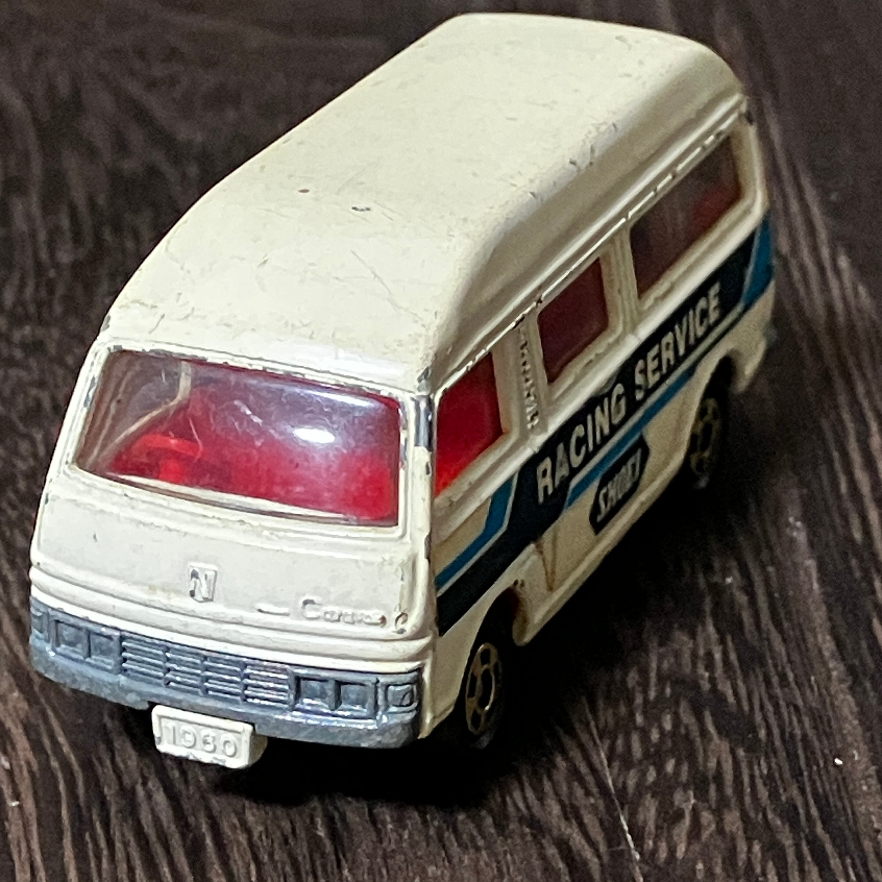 TOMICA トミカ NISSAN CARAVAN 日産 キャラバン 1/67 ミニカー