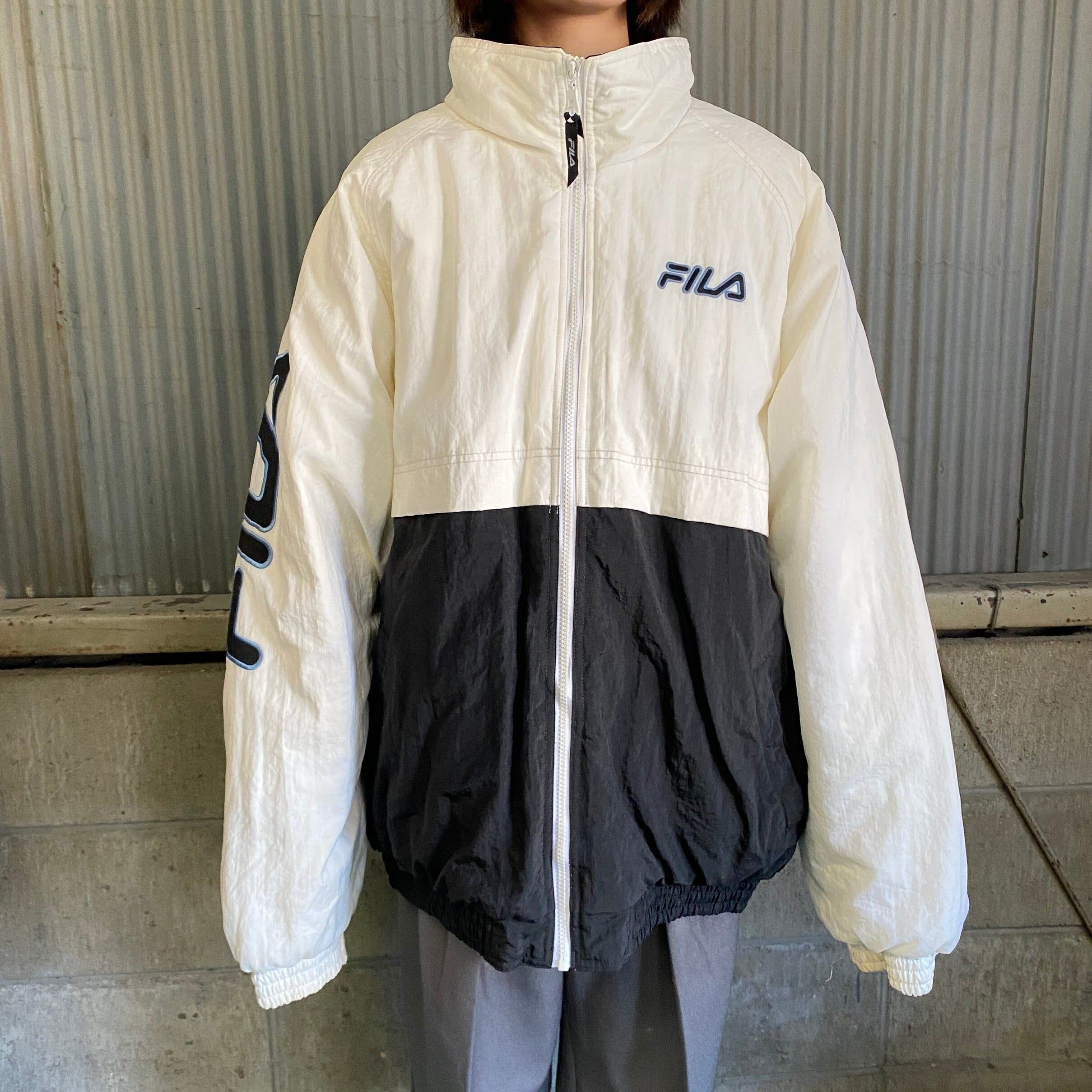 90年代 FILA フィラ ロゴ刺繍 中綿入り ナイロンジャケット メンズXL 