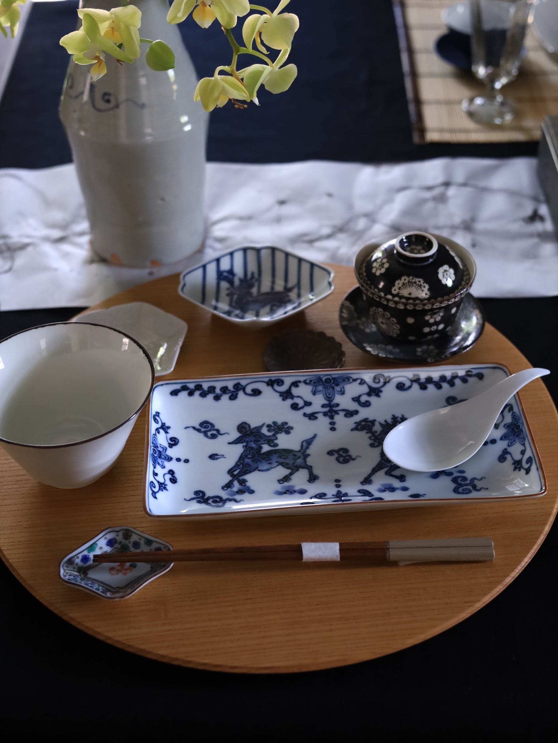 AS 平戸松山窯 長角皿『恋する鹿』 | 芦屋貴兆陶家 online shop