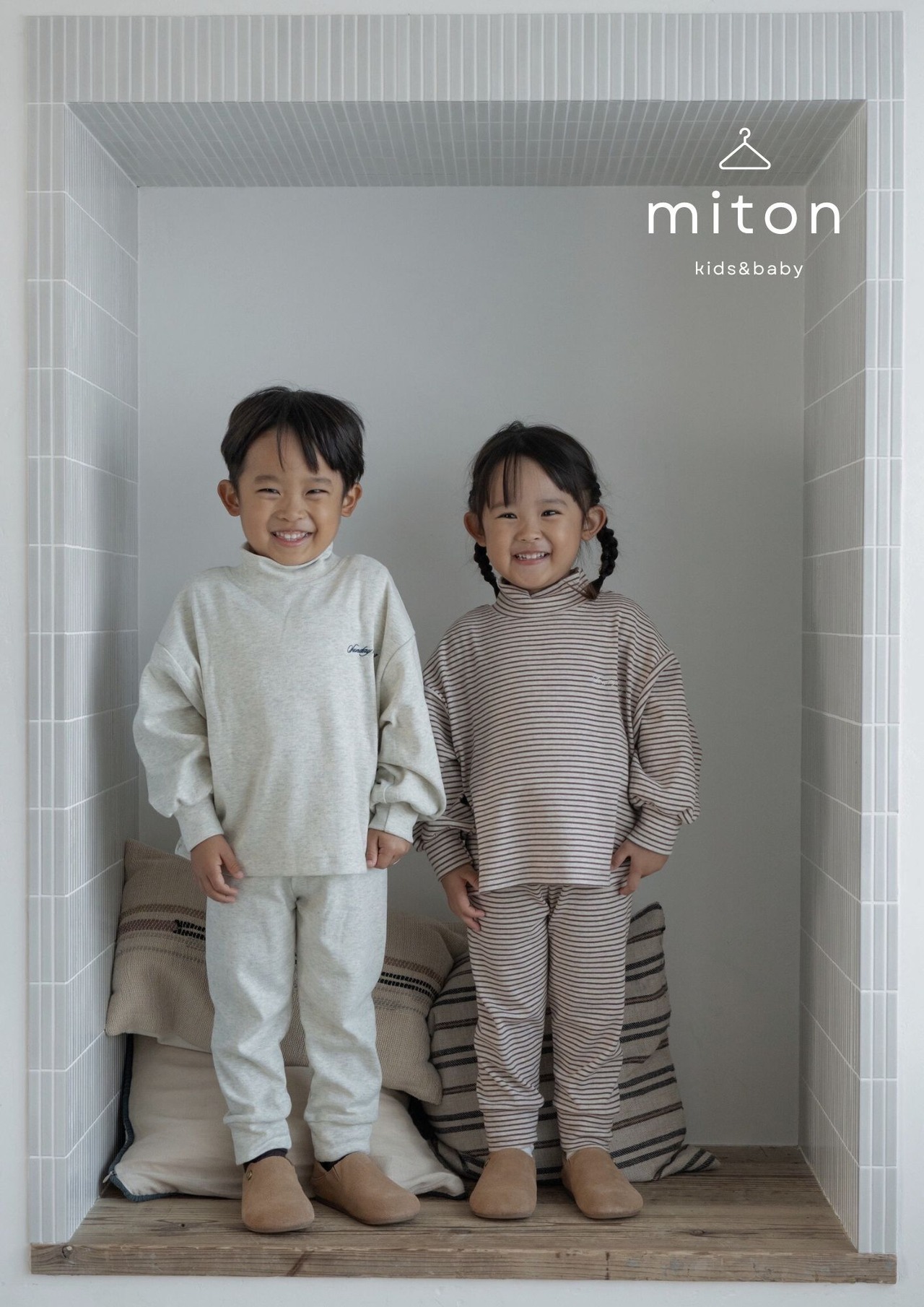 【original】soft neck tops