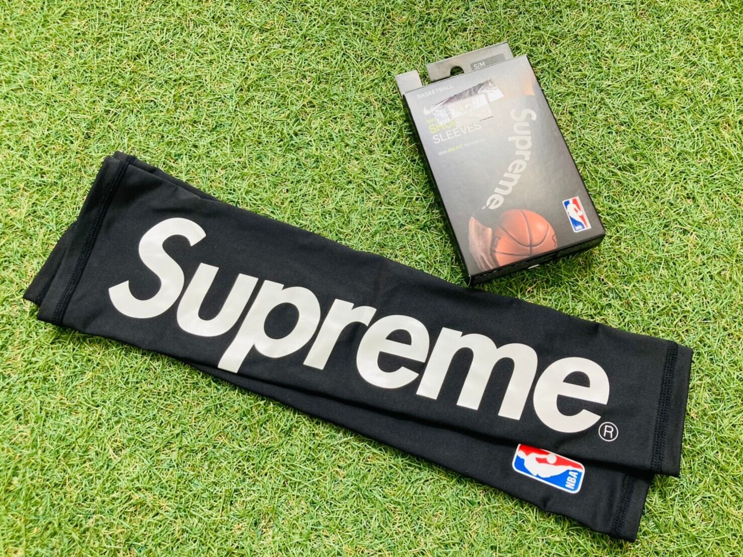 SUPREME × NIKE NBA SHOOTER SLEEVES BLACK S/M 29352 | BRAND BUYERS OSAKA