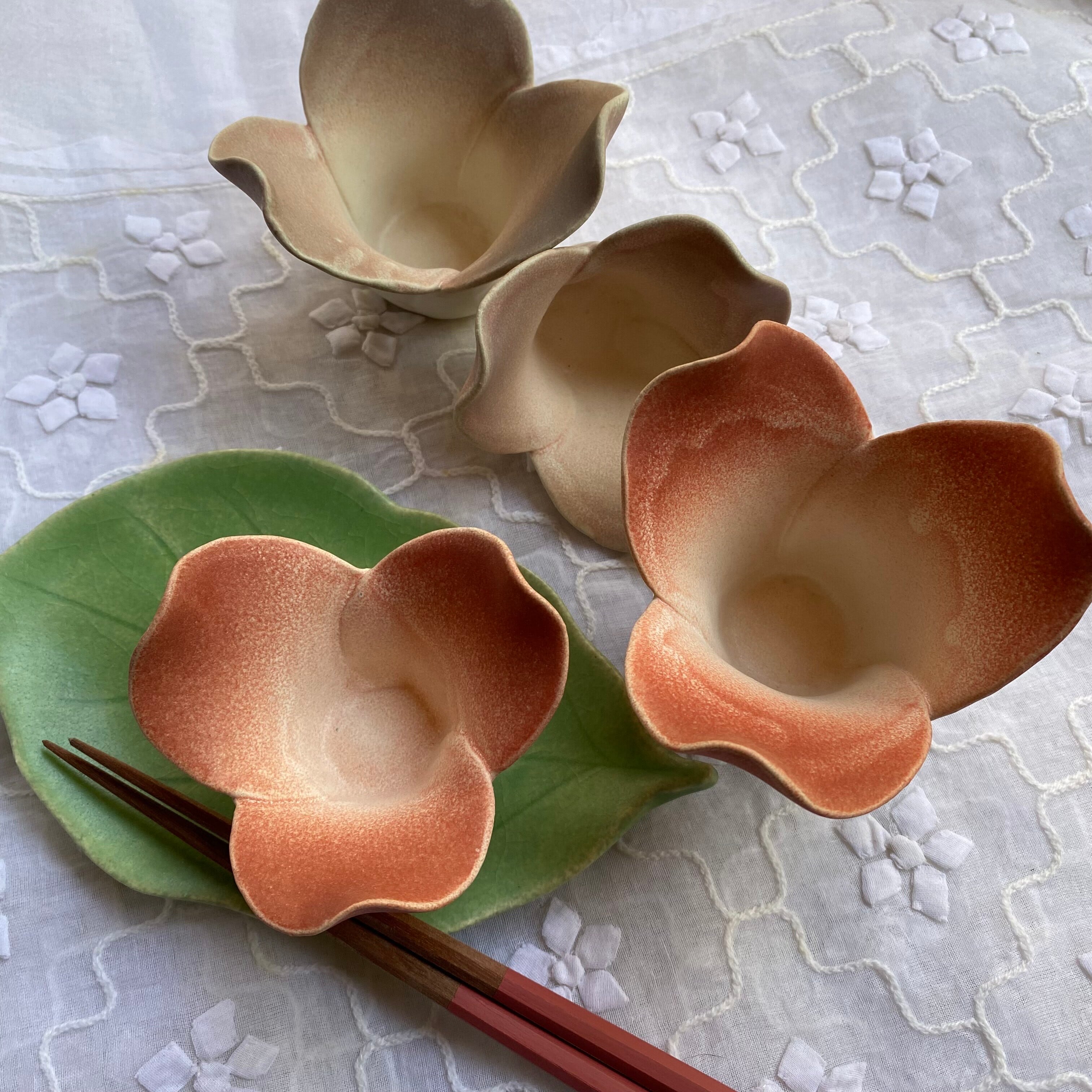 ーTSUNEー 【未使用品】 作家 田中恒子 葉っぱモチーフ大鉢他　6点セット 葉皿(幅17.5cm)柏の葉グリーン | TSUNE;田中恒子の器 オンラインストア