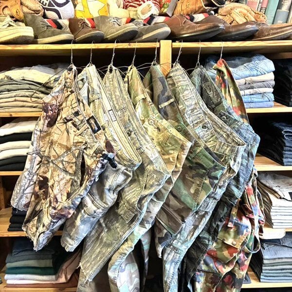 1点物◇OUTFITTERS RIDGEリアルツリー迷彩柄カーゴショートパンツ古着