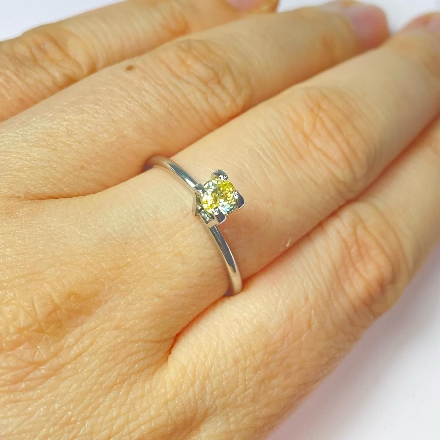 もうすぐ満月なサファイア