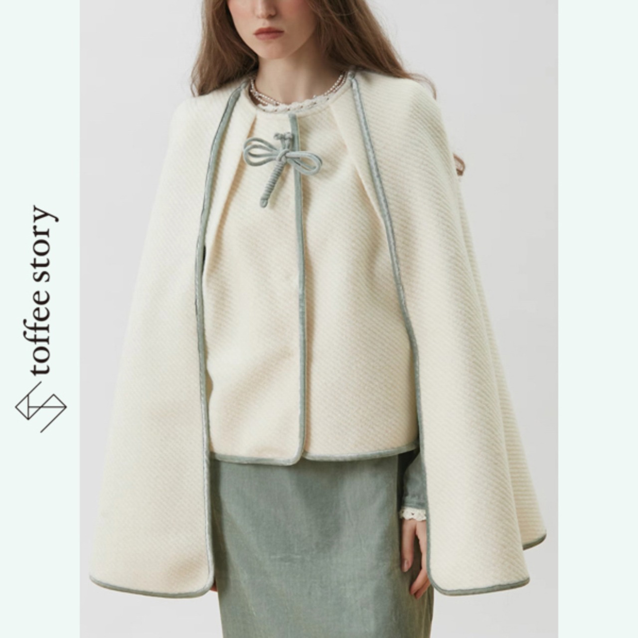 白羽に緑が結ぶ影音：トンボケープコート《XU0288》