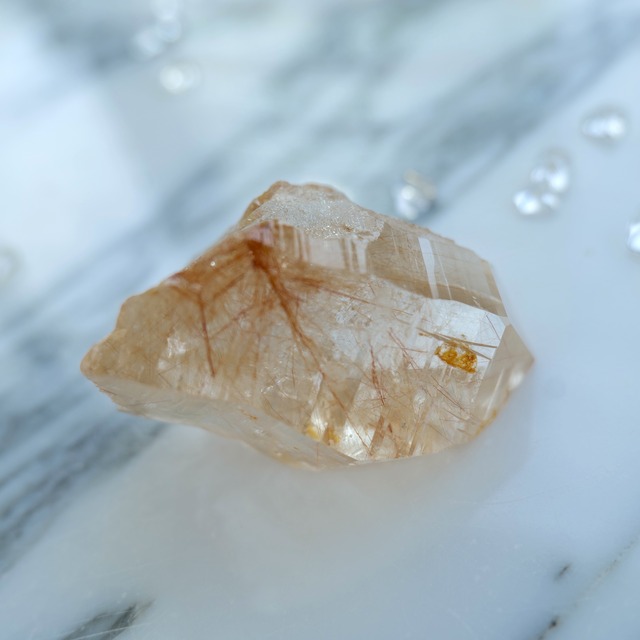 ヒマラヤ産オレンジルチルクォーツポイント 天然石水晶 【チャンスを引き寄せ、現実を動かす力をサポートする】