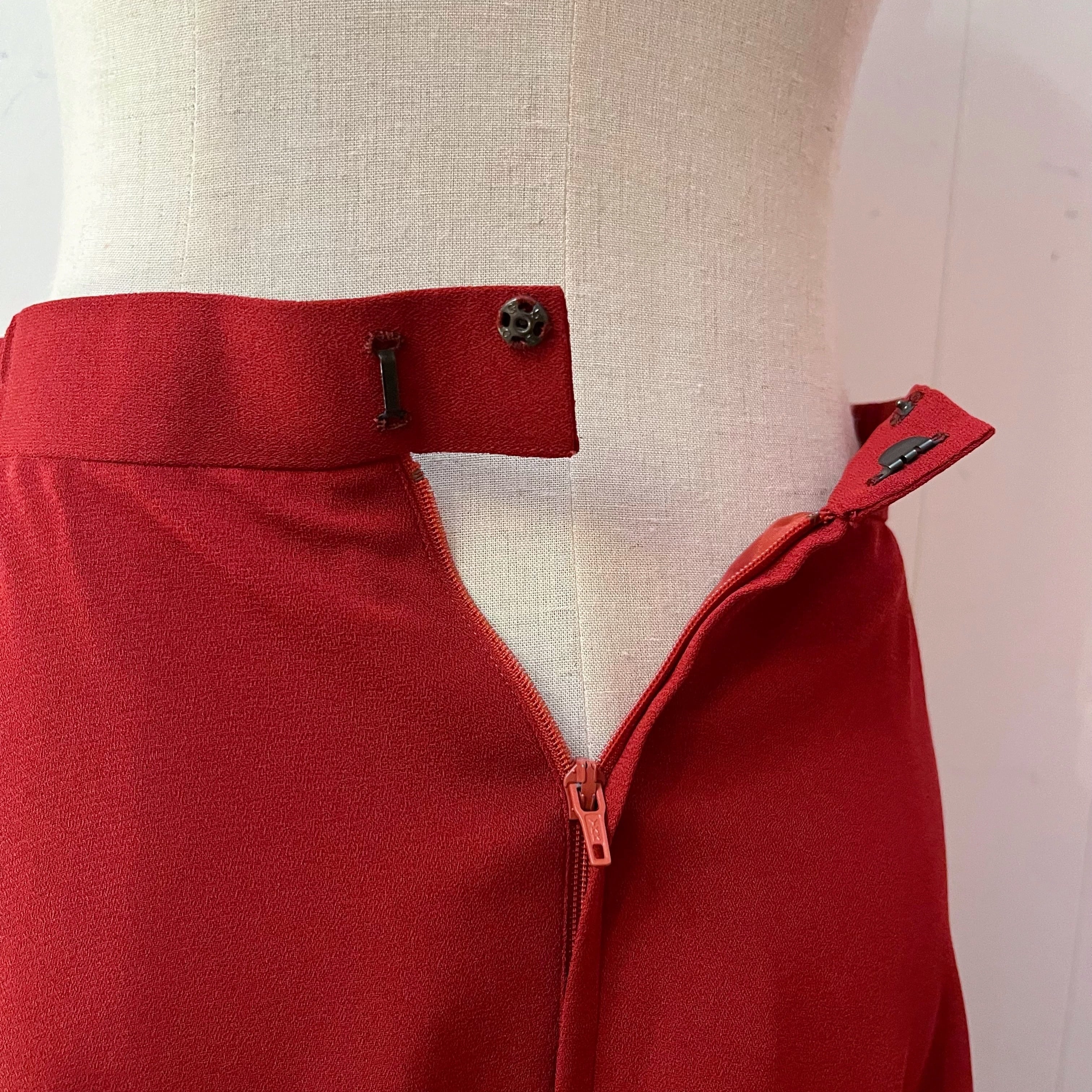 red seams flare skirt