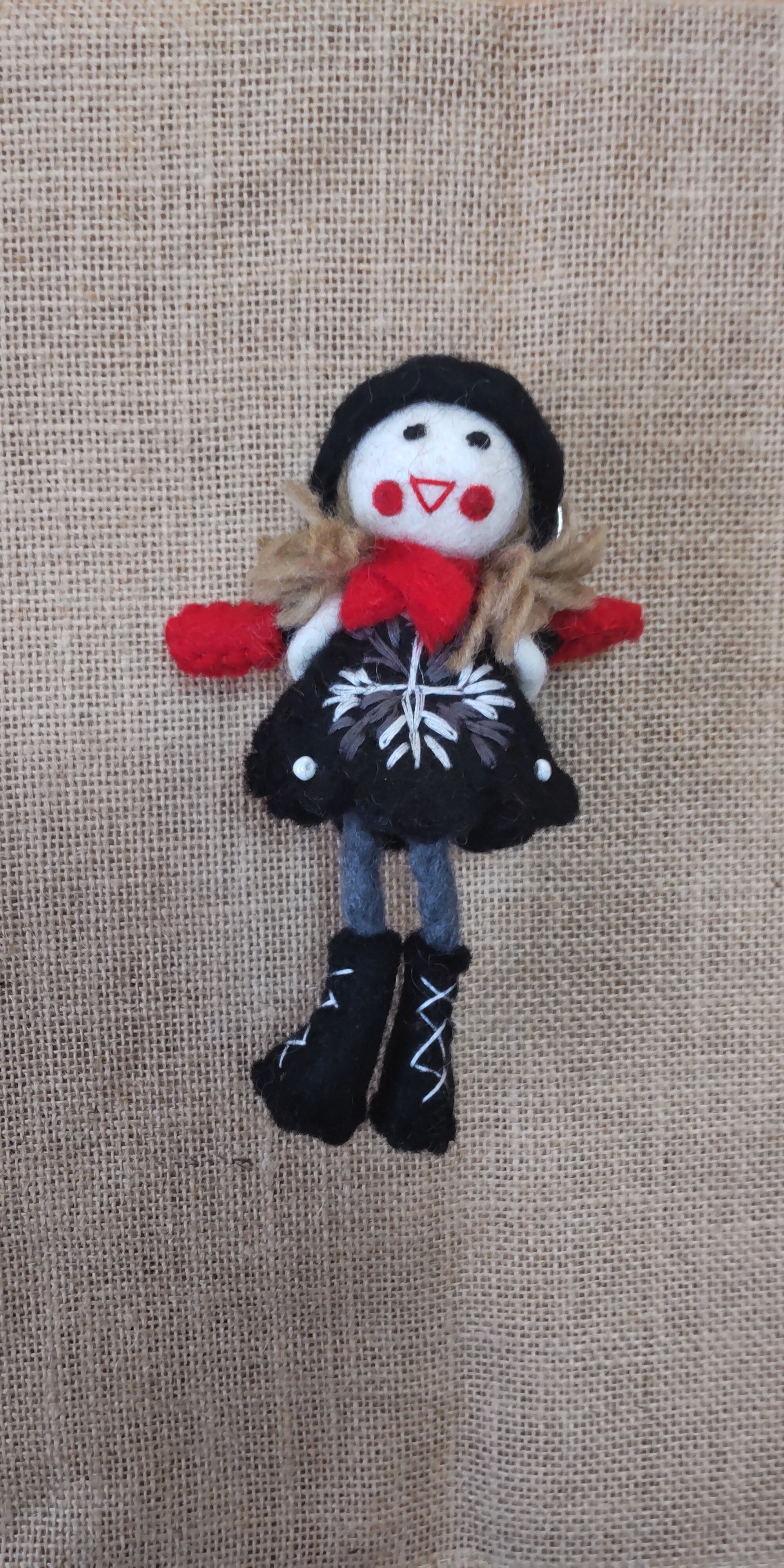 【希少品】ネパール製 操り人形 ネパールフェルトキーホルダー「山ガール」 | 八ヶ岳オーレン小屋